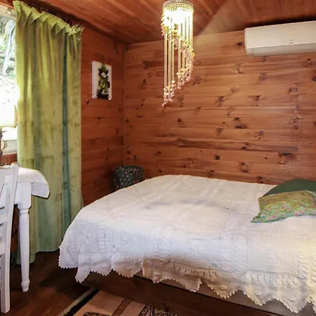 Tatil Evi Wood House Sainte-Croix-de-Caderle